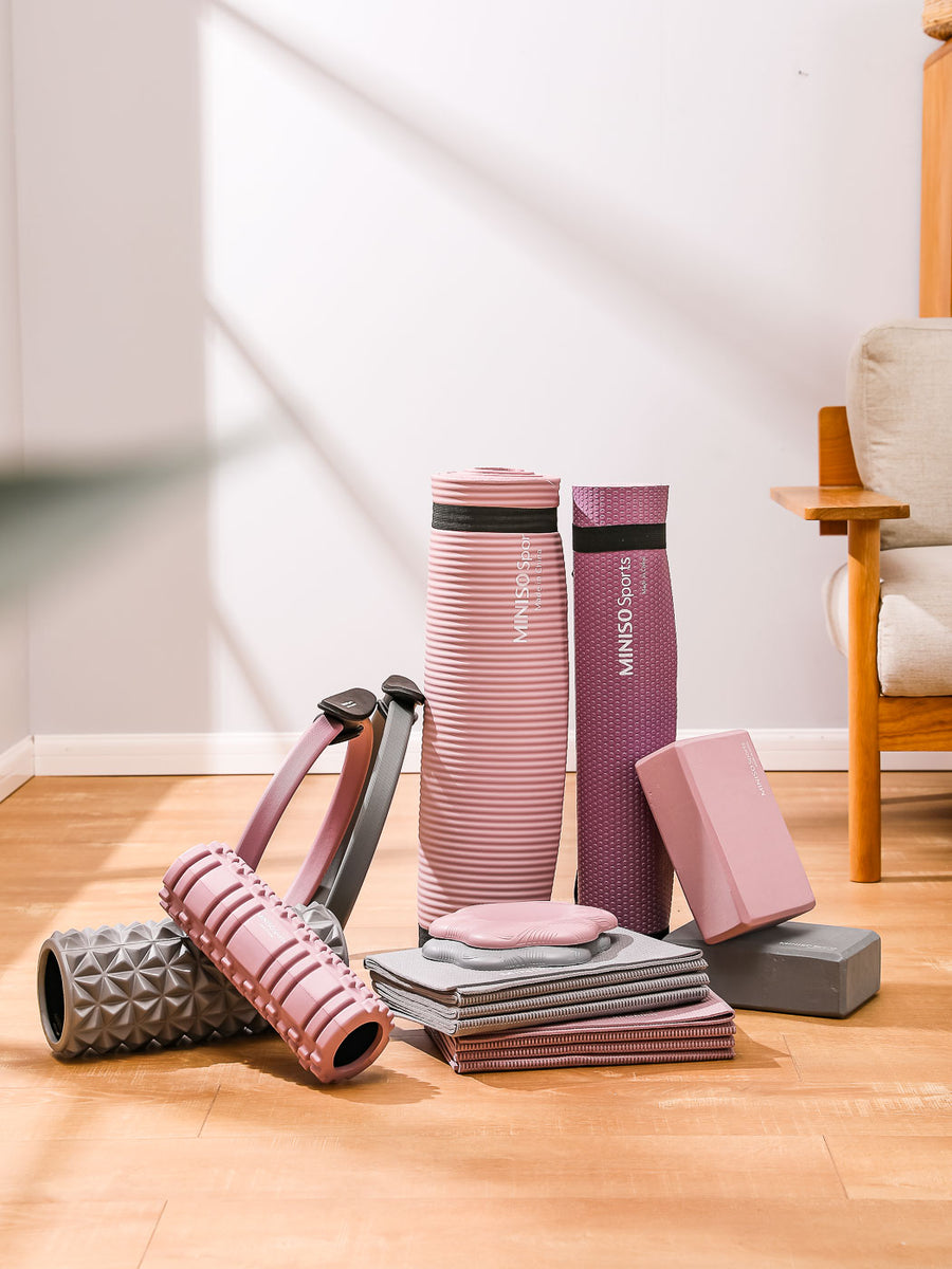 Miniso sports top yoga mat