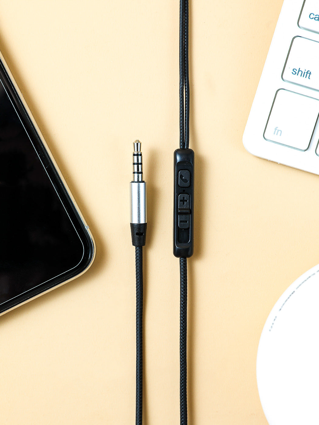 3.5mm In-Ear Earphones Model: Y771(Silver & Black)